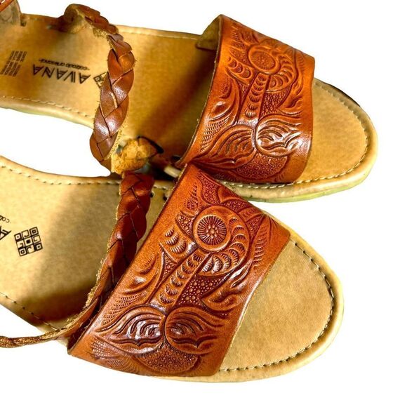 Mexican Leather Hand Tooled Flat Sandals - Picture 5 of 10